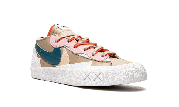 blazer low sacai kaws reed qumjl Gearsnkrs