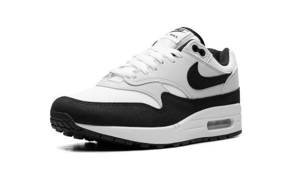 max 1 white black Gearsnkrs