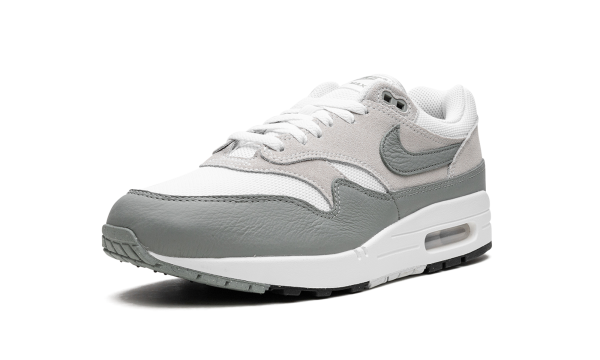max 1 white mica green Gearsnkrs