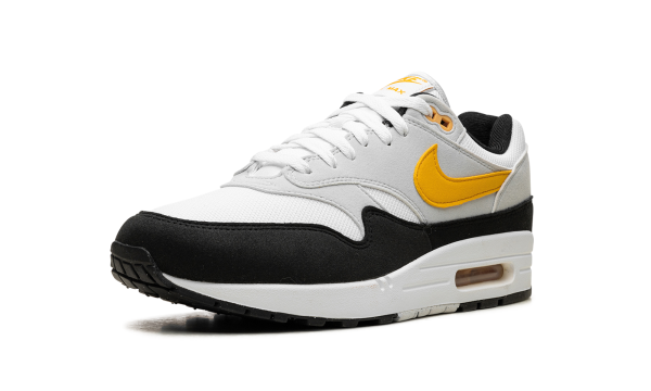max 1 white university gold black 04zy9 Gearsnkrs
