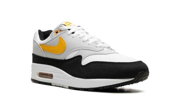max 1 white university gold black kgz23 Gearsnkrs